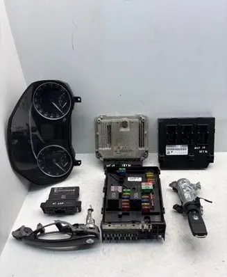 Skoda Octavia Mk2 (1Z) Engine ECU kit and lock set 1Z0907115F 0261S04090 1K0906851B