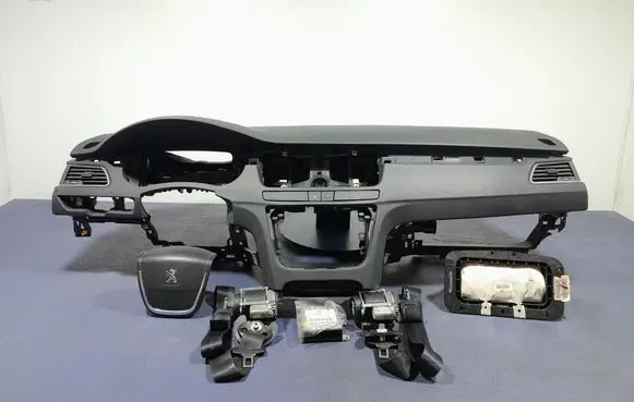 Peugeot 508 RXH Dashboard 