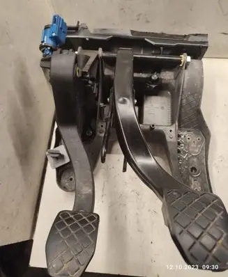 Volkswagen Touareg I Pedal assembly 7L6721031