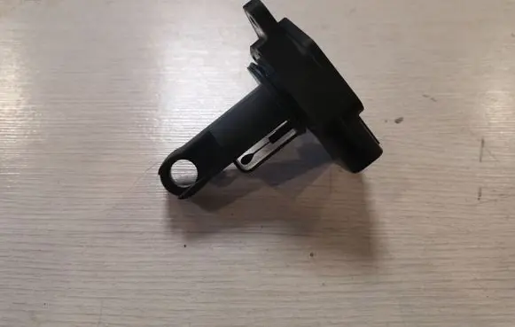 Suzuki Grand Vitara II Mass air flow meter 1974002230