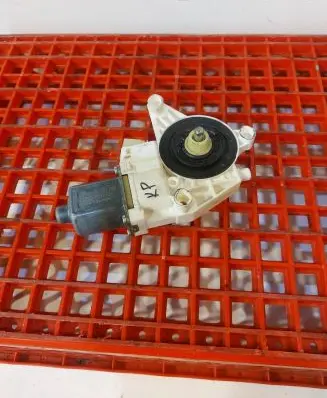 Mercedes-Benz E W212 Front door window regulator motor A2048200142 971219100