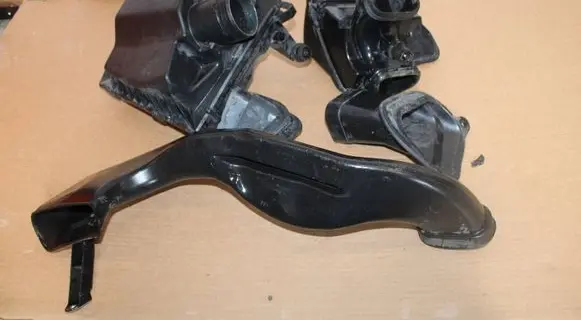Opel Astra J Intake resonator 13337770 13272761