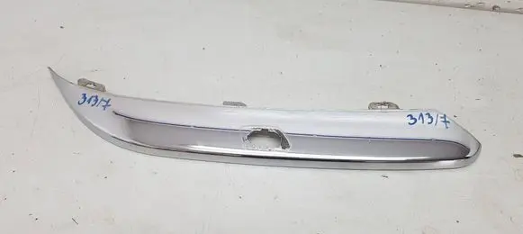 Chrysler 300C Front bumper splitter molding 04805938AA 04806124AA