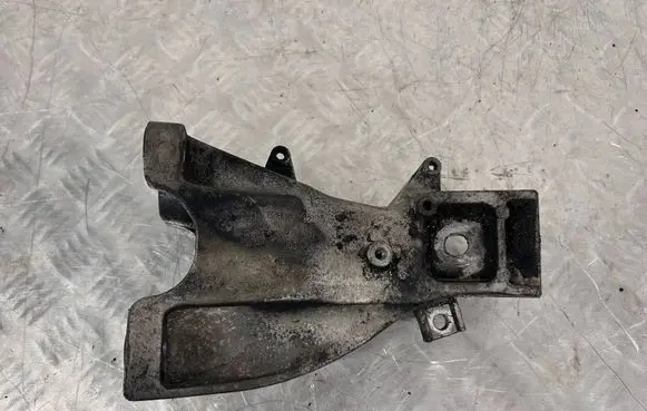 BMW X5M E70 Engine mounting bracket 6780143