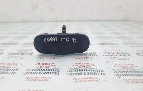 Volkswagen PASSAT CC Windshield washer spray nozzle 3C8955988