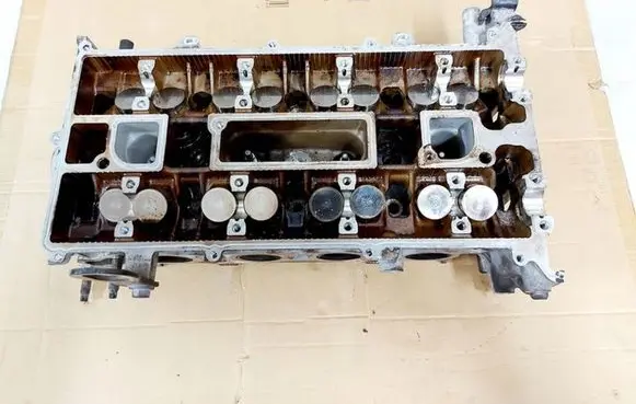 Volvo C30 Engine head 