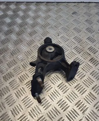 Toyota Avensis T270 Engine mount bracket