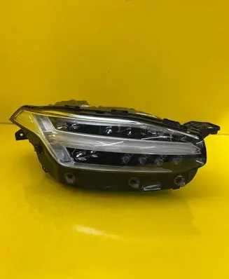 Volvo XC90 Headlight/headlamp 31468919