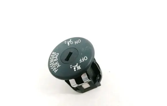 Passenger airbag on/off switch