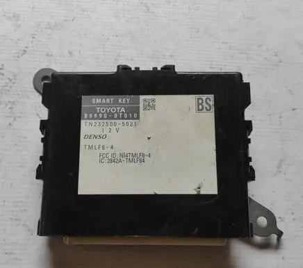 Toyota Venza Door central lock control unit/module 899900T010 2325005021
