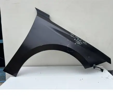 Opel Astra L Fender 9841904880