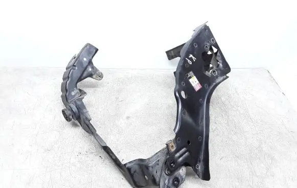 Headlight/headlamp mounting bracket