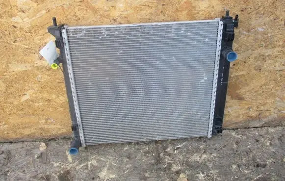 Nissan NV200 Coolant radiator