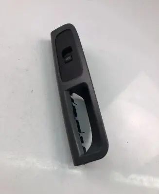 Volvo V50 Electric window control switch 8679474