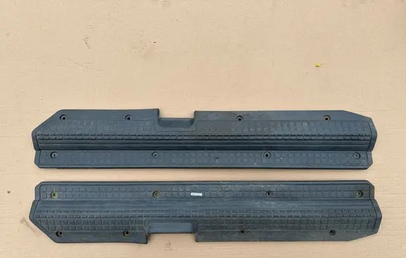 Nissan Patrol Y60 Front sill trim cover 7695206J00