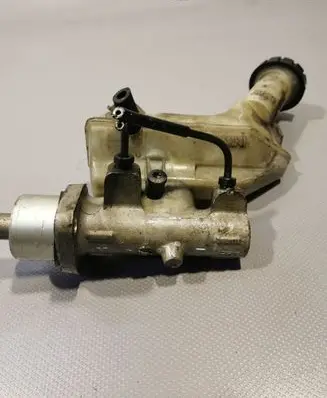 Nissan Note (E11) Master brake cylinder