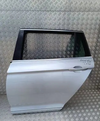 Volkswagen PASSAT B8 Rear door 