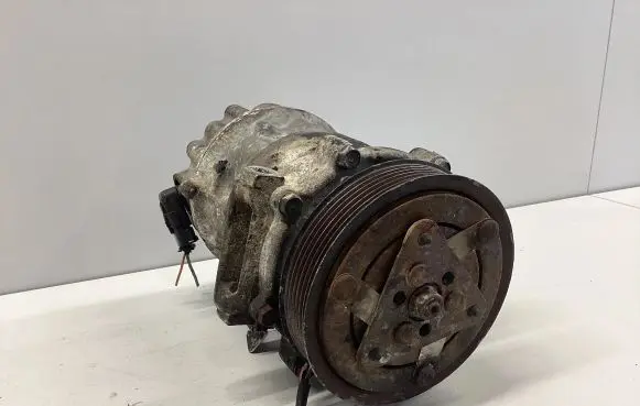Peugeot 5008 Air conditioning (A/C) compressor (pump) 9659875880