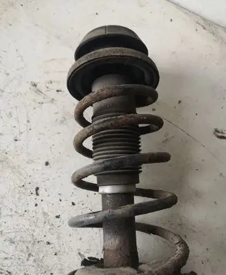 Suzuki Swift I Front coil spring