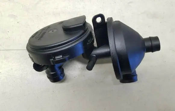 BMW 5 E60 E61 Oil breather separator 7501566