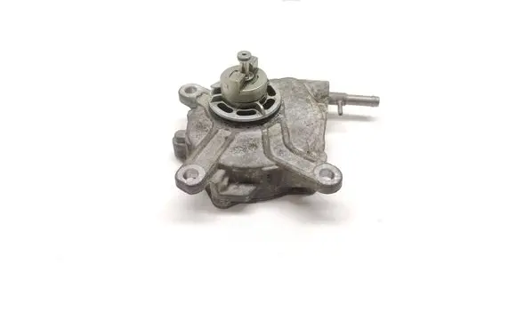 Toyota RAV 4 (XA40) Vacuum pump