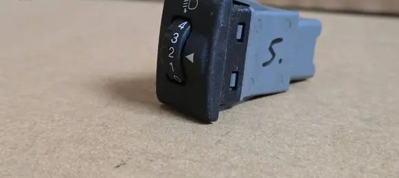 Suzuki Ignis Headlight level height control switch 3518075F00
