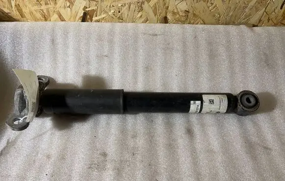 Chrysler Pacifica Rear shock absorber/damper 682231971AG