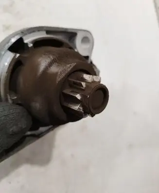 Volkswagen PASSAT B6 Starter motor 02Z911023G