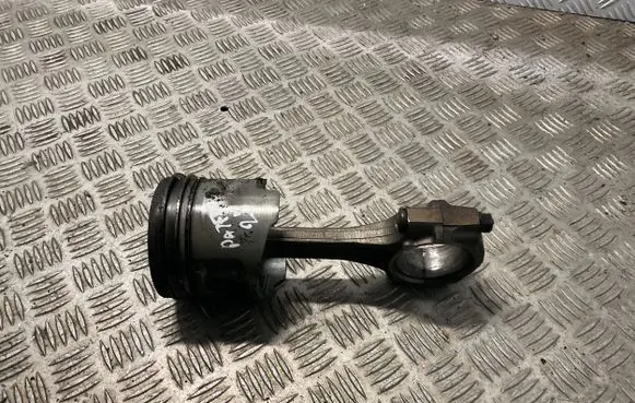 Mitsubishi Pajero Piston with connecting rod