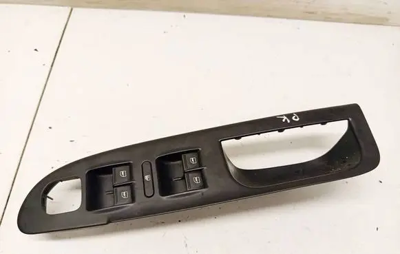 Volkswagen PASSAT B6 Electric window control switch 3C1867171B