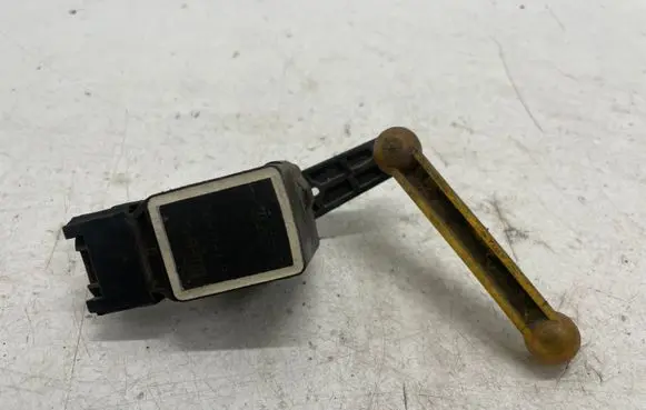 BMW 5 E60 E61 Headlight/headlamp level sensor 6784695