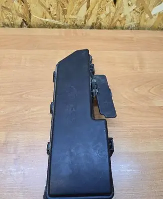 Volvo S60 Fuse box cover 9494211