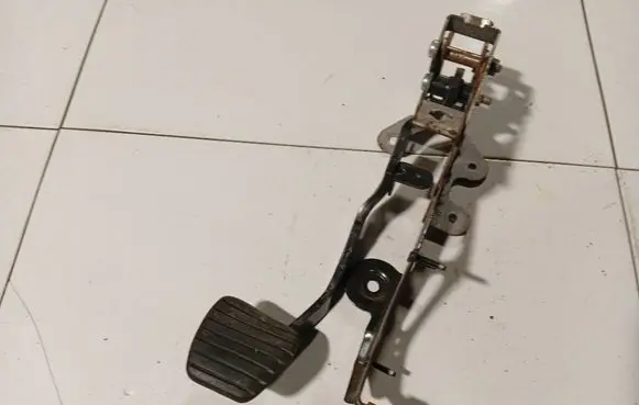Renault Scenic II - Grand scenic II Brake pedal 