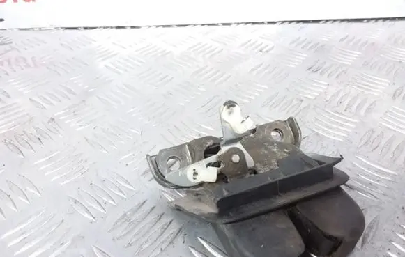 Audi A6 S6 C5 4B Tailgate/trunk/boot lock/catch/latch