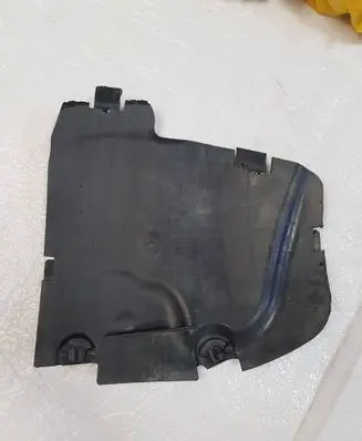 Mercedes-Benz C W205 Front splash guards bracket A2056900200
