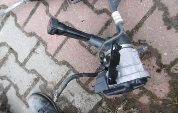 Peugeot 308 Power steering pump 9684979180