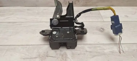 Toyota Yaris Tailgate/trunk/boot lock/catch/latch