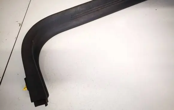 Front sill trim cover