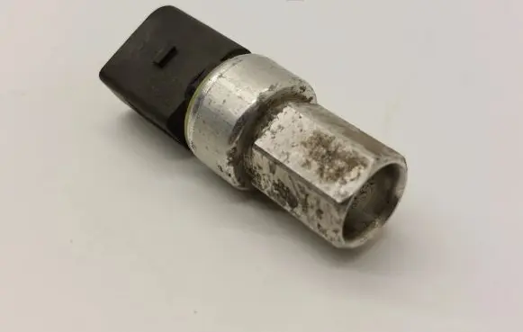 Volkswagen Eos Air conditioning (A/C) pressure sensor 1K0959126A