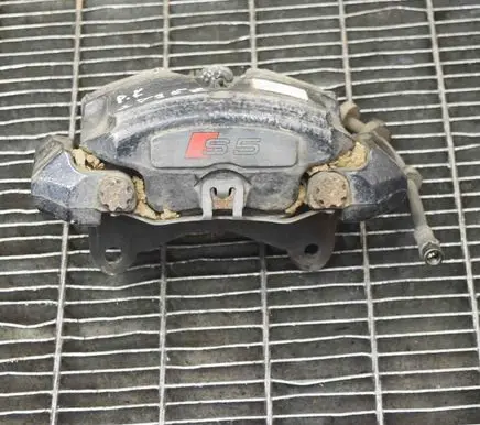 Audi A5 Sportback 8TA Front brake caliper