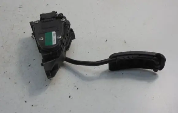 Opel Movano A Accelerator pedal position sensor 7700314525