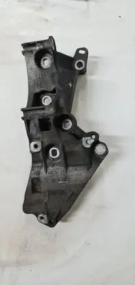 Nissan Qashqai Engine mounting bracket 8200669495