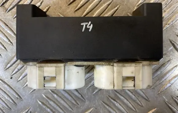 Volkswagen Transporter - Caravelle T4 Coolant fan relay 701919506 5836000