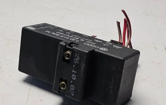 Coolant fan relay