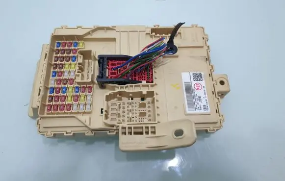 KIA Ceed Fuse module 91953J7690