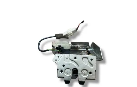Ford Mondeo Mk III Tailgate/trunk/boot lock/catch/latch 3s71a43102ab