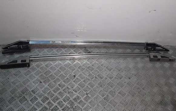 Nissan Patrol Y61 Roof bar rail