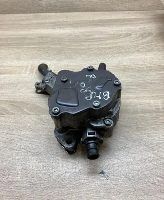 Volkswagen PASSAT B6 Vacuum pump 038145209N