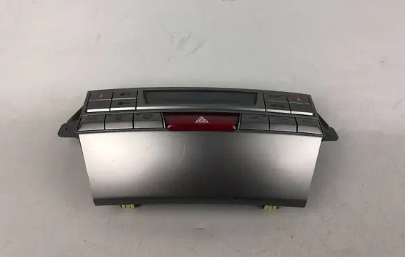 Subaru Outback Climate control unit 72311AJ010