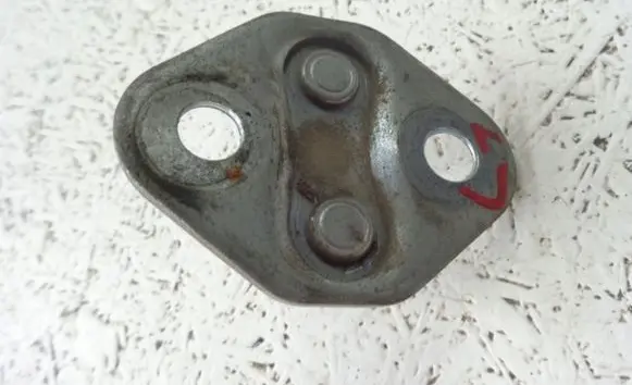 Toyota Land Cruiser (BJ70) Front door lock loop/hook striker 